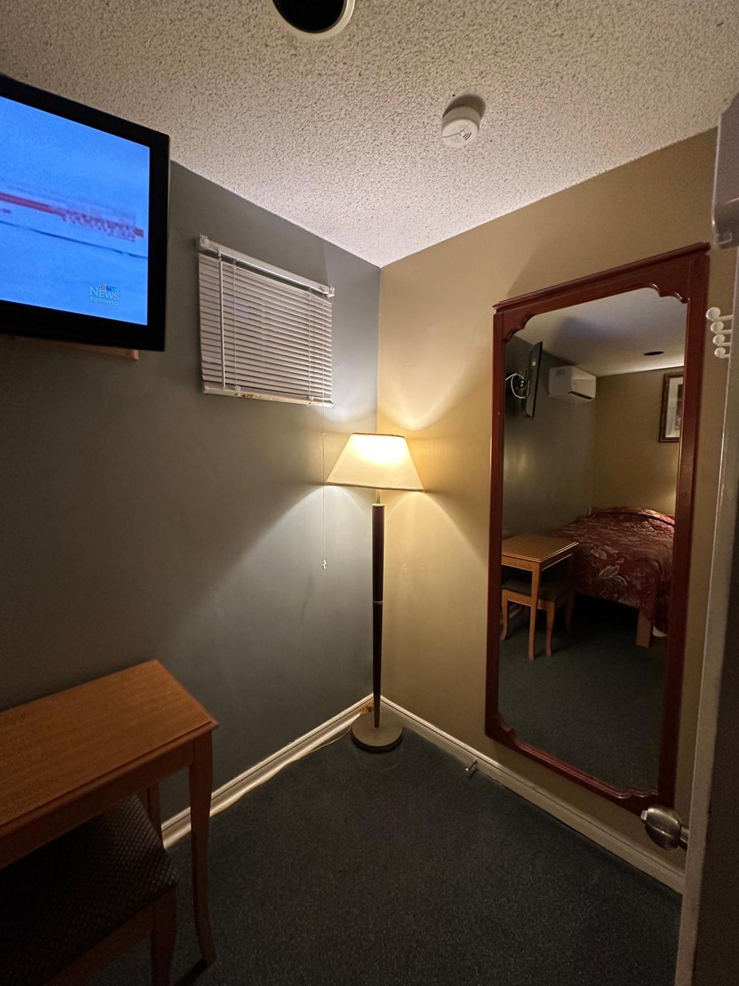 Nox Hostel Toronto Exterior photo